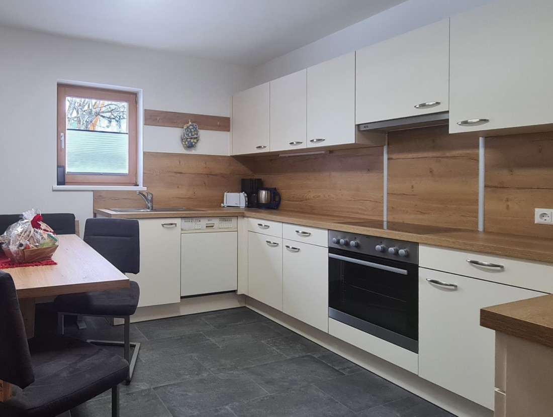 Hütte mit moderner Küche